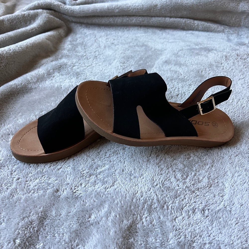 Soda Sandals. Size 7 1/2. Lightly worn